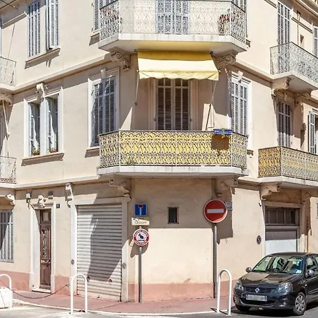 Charming In The Center Of Apartment *
