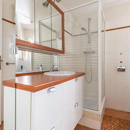 Charming In The Center Of Apartment *