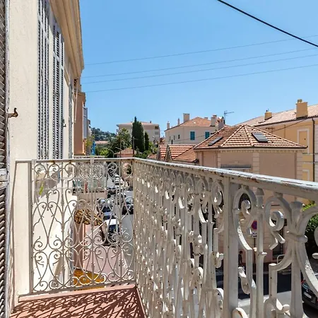 Apartment Charming In The Center Of *